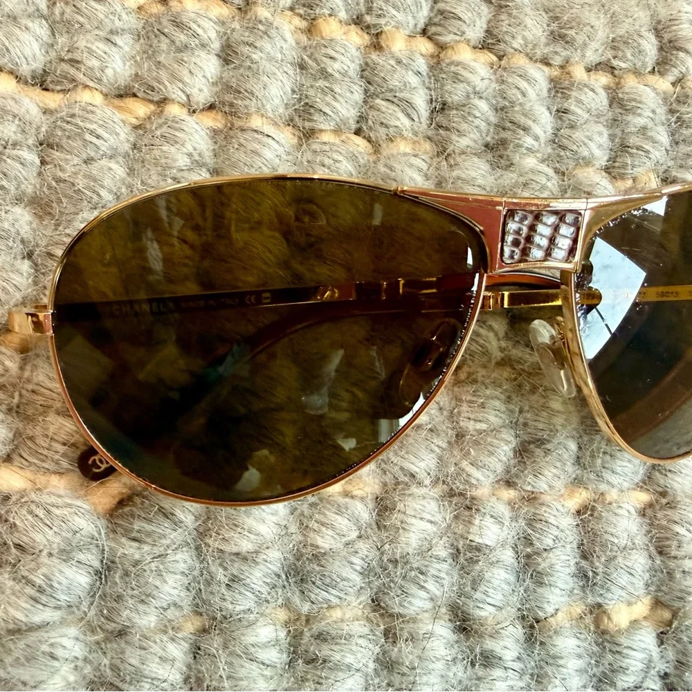 CHANEL Homme Gold Foldable Aviator Sunglasses - Picture 8 of 9